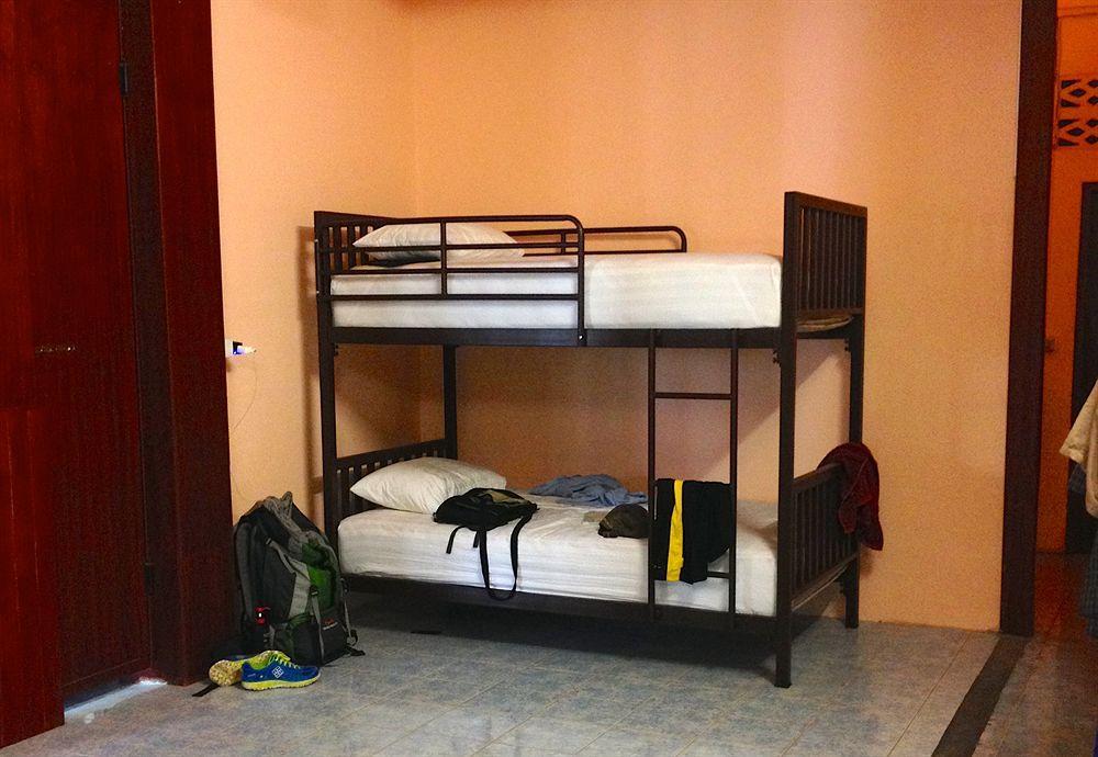 Little Austria Tams Guesthouse Chaweng  Bagian luar foto