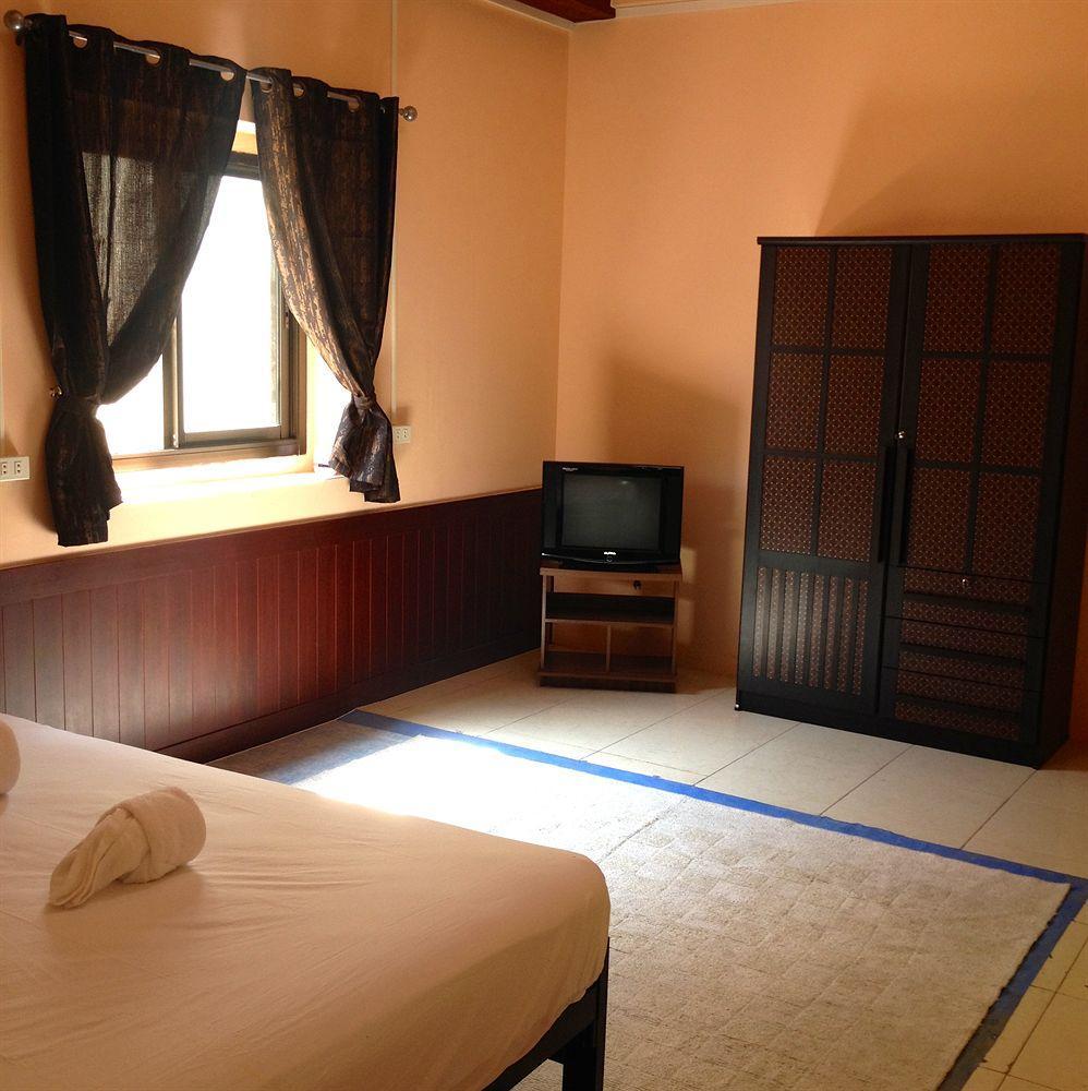 Little Austria Tams Guesthouse Chaweng  Bagian luar foto