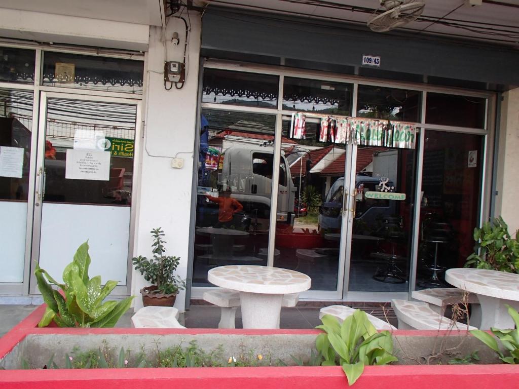 Little Austria Tams Guesthouse Chaweng  Bagian luar foto