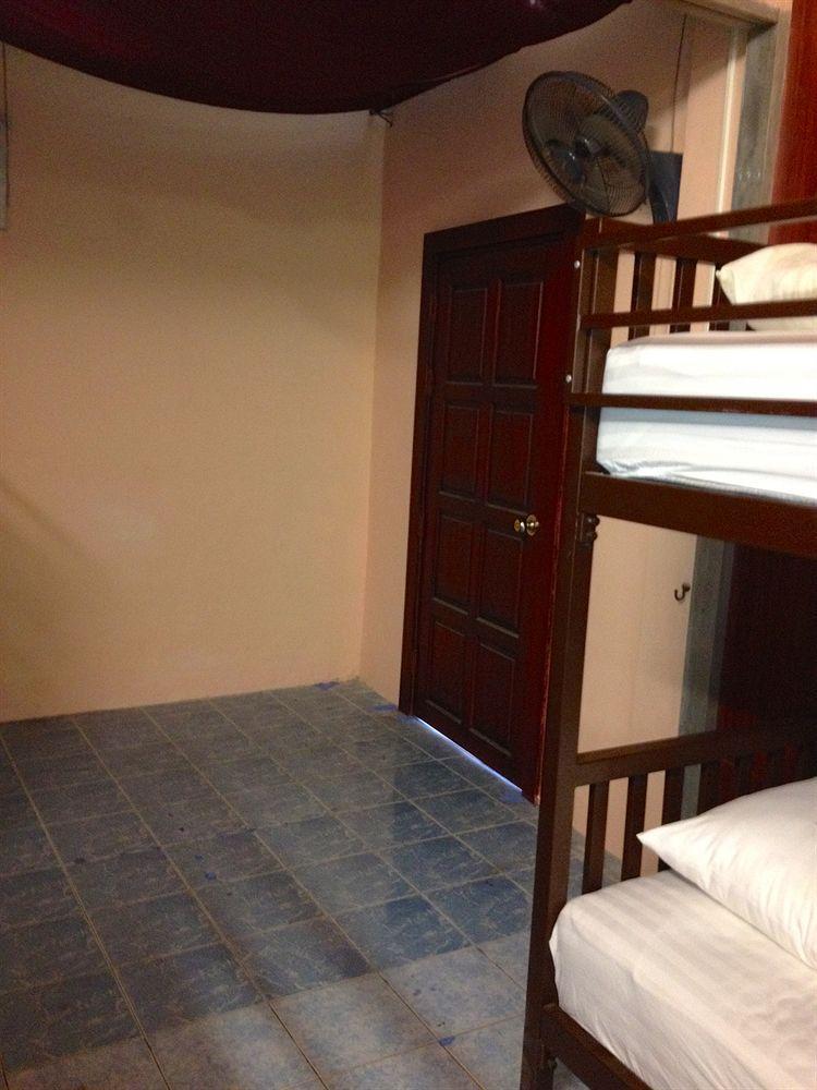 Little Austria Tams Guesthouse Chaweng  Bagian luar foto