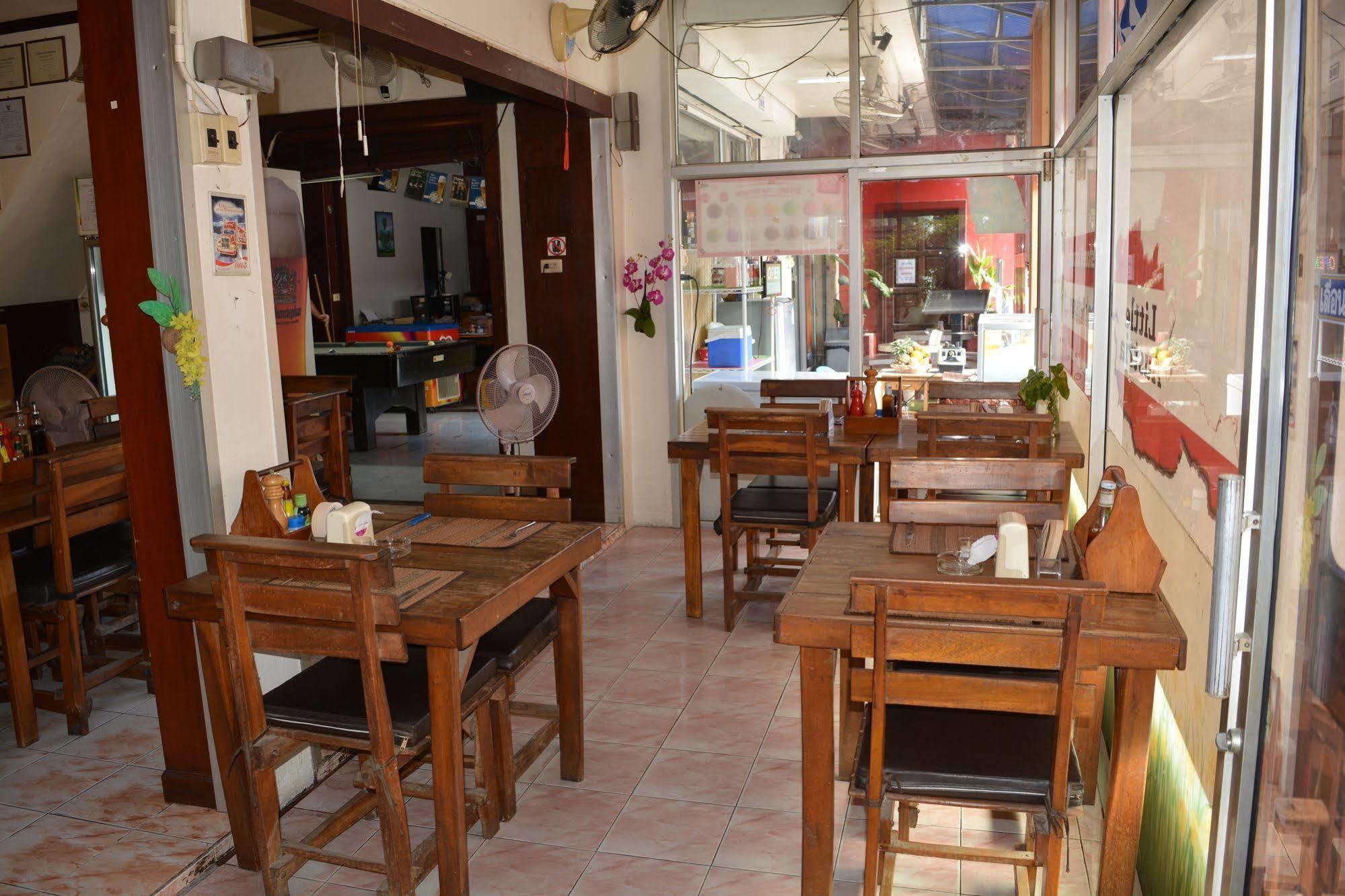 Little Austria Tams Guesthouse Chaweng  Bagian luar foto