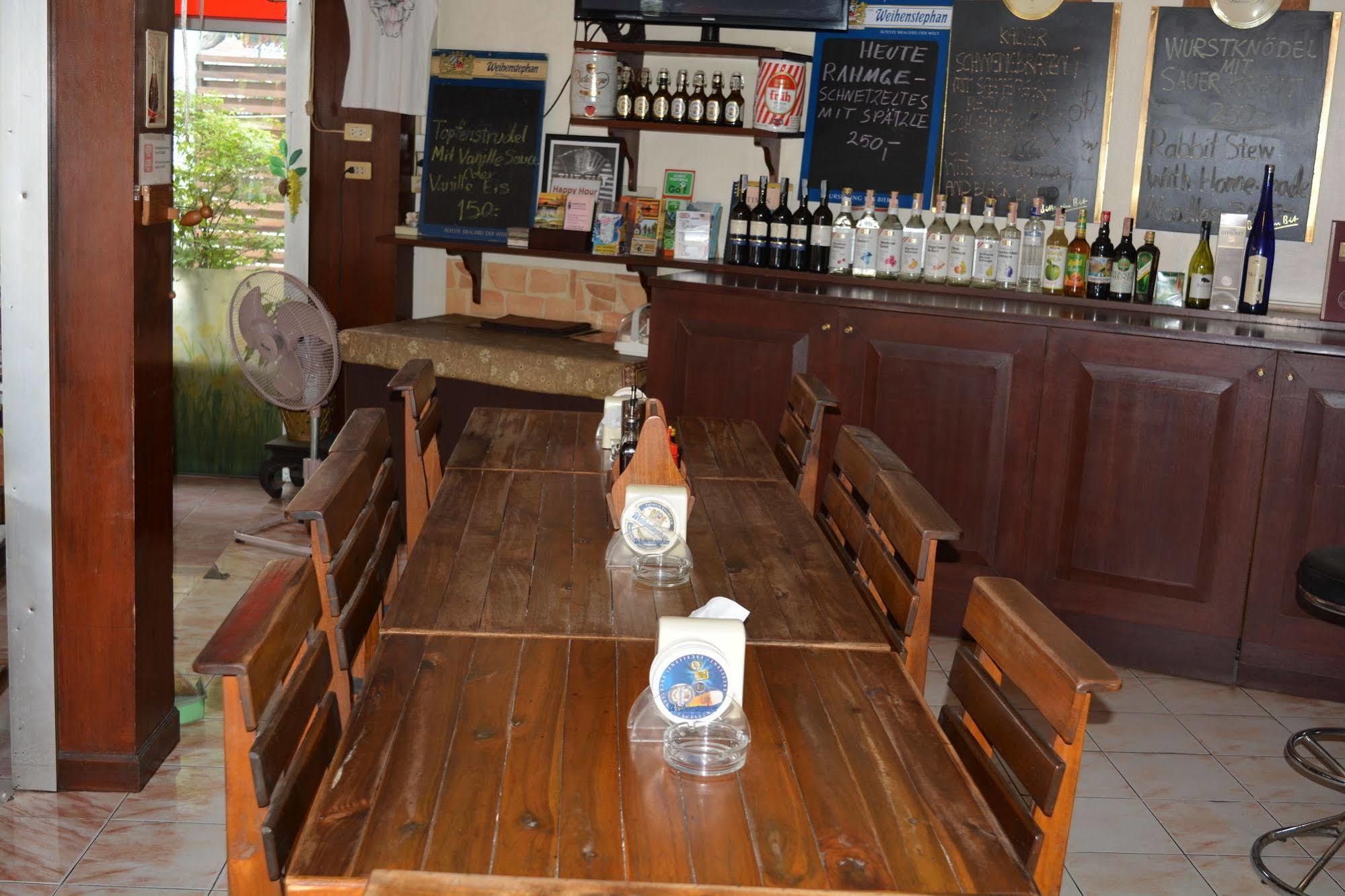 Little Austria Tams Guesthouse Chaweng  Bagian luar foto