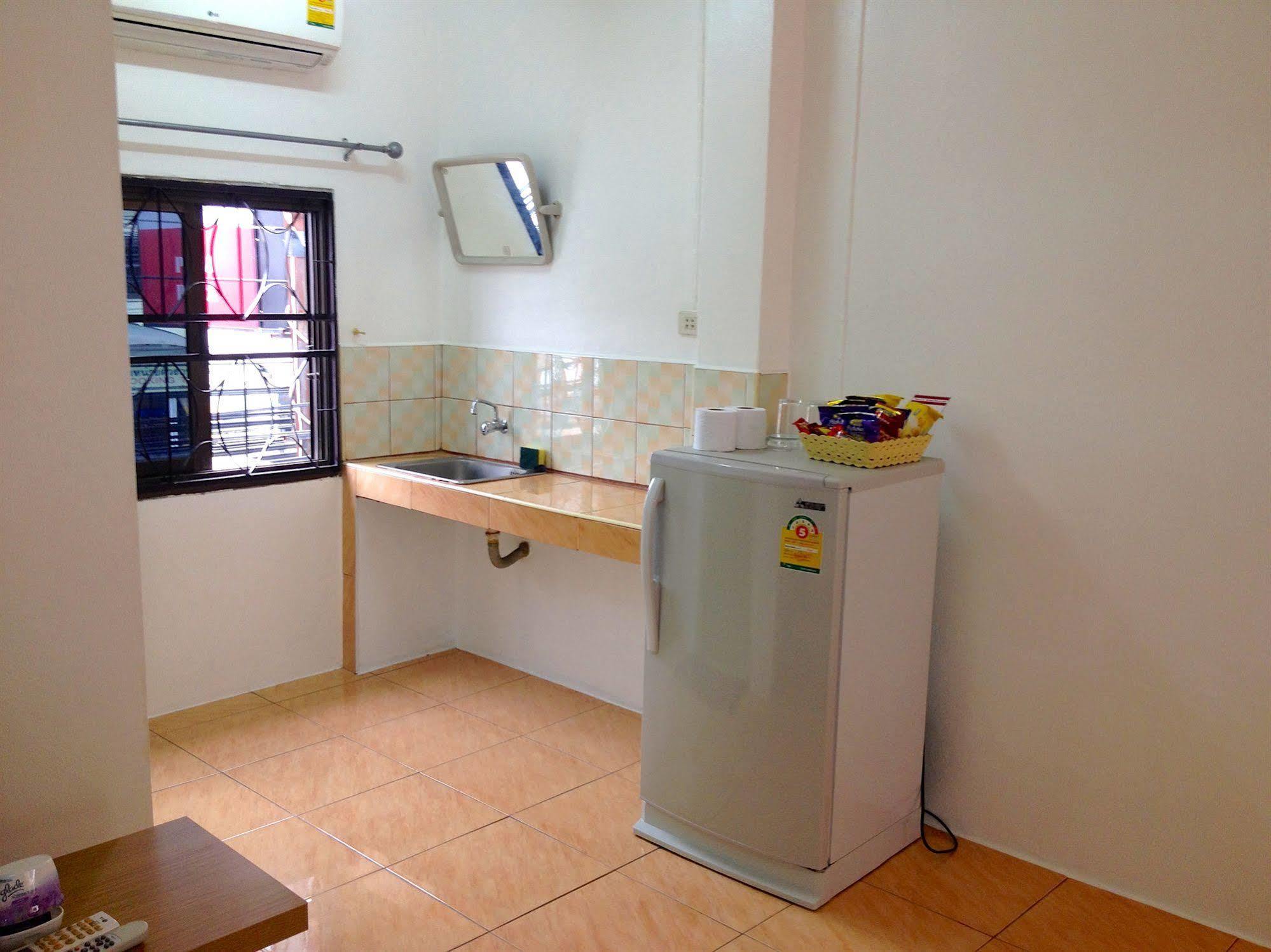 Little Austria Tams Guesthouse Chaweng  Bagian luar foto