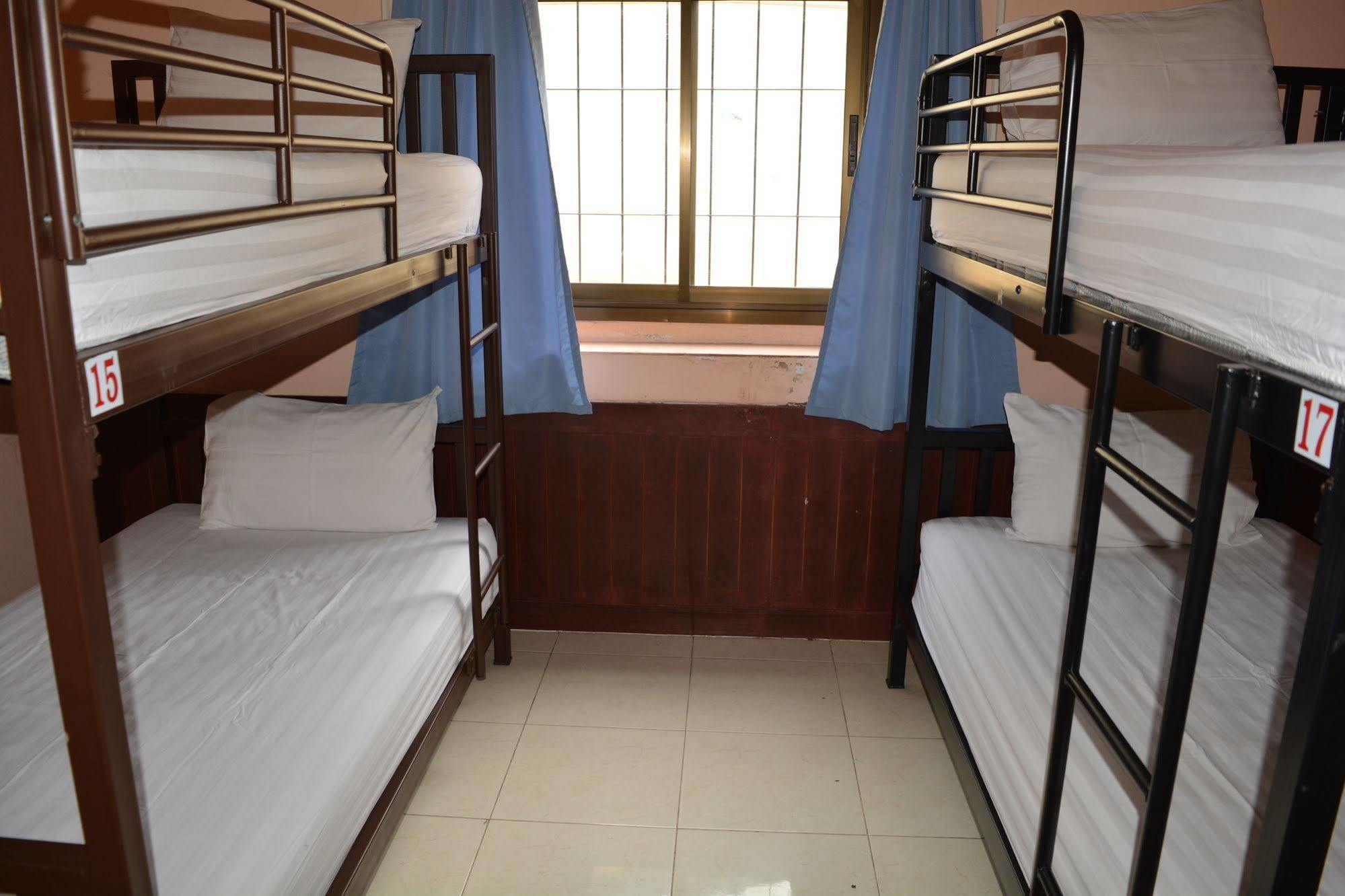 Little Austria Tams Guesthouse Chaweng  Bagian luar foto