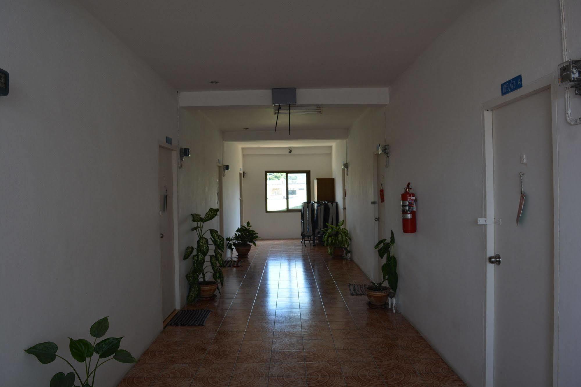 Little Austria Tams Guesthouse Chaweng  Bagian luar foto