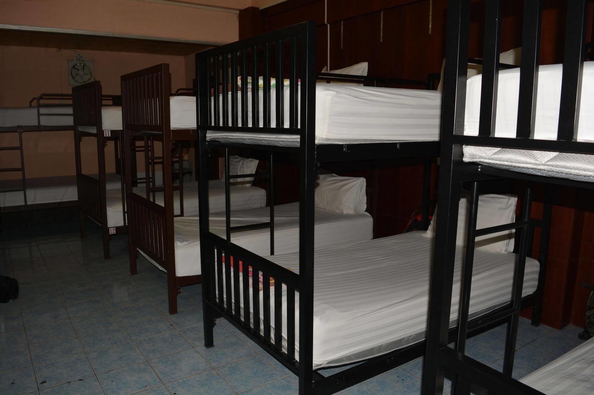 Little Austria Tams Guesthouse Chaweng  Bagian luar foto