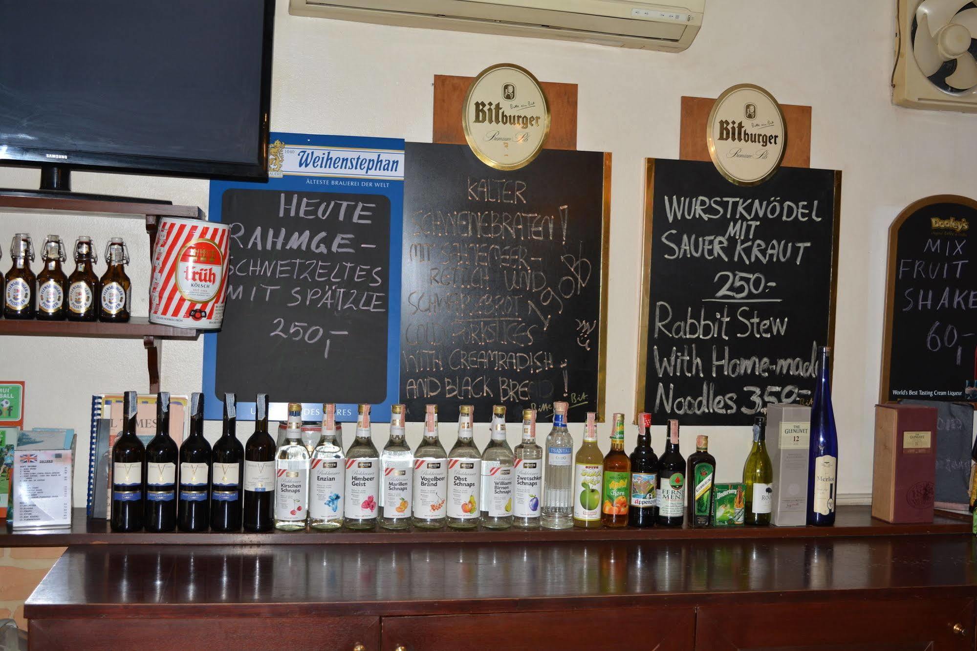 Little Austria Tams Guesthouse Chaweng  Bagian luar foto