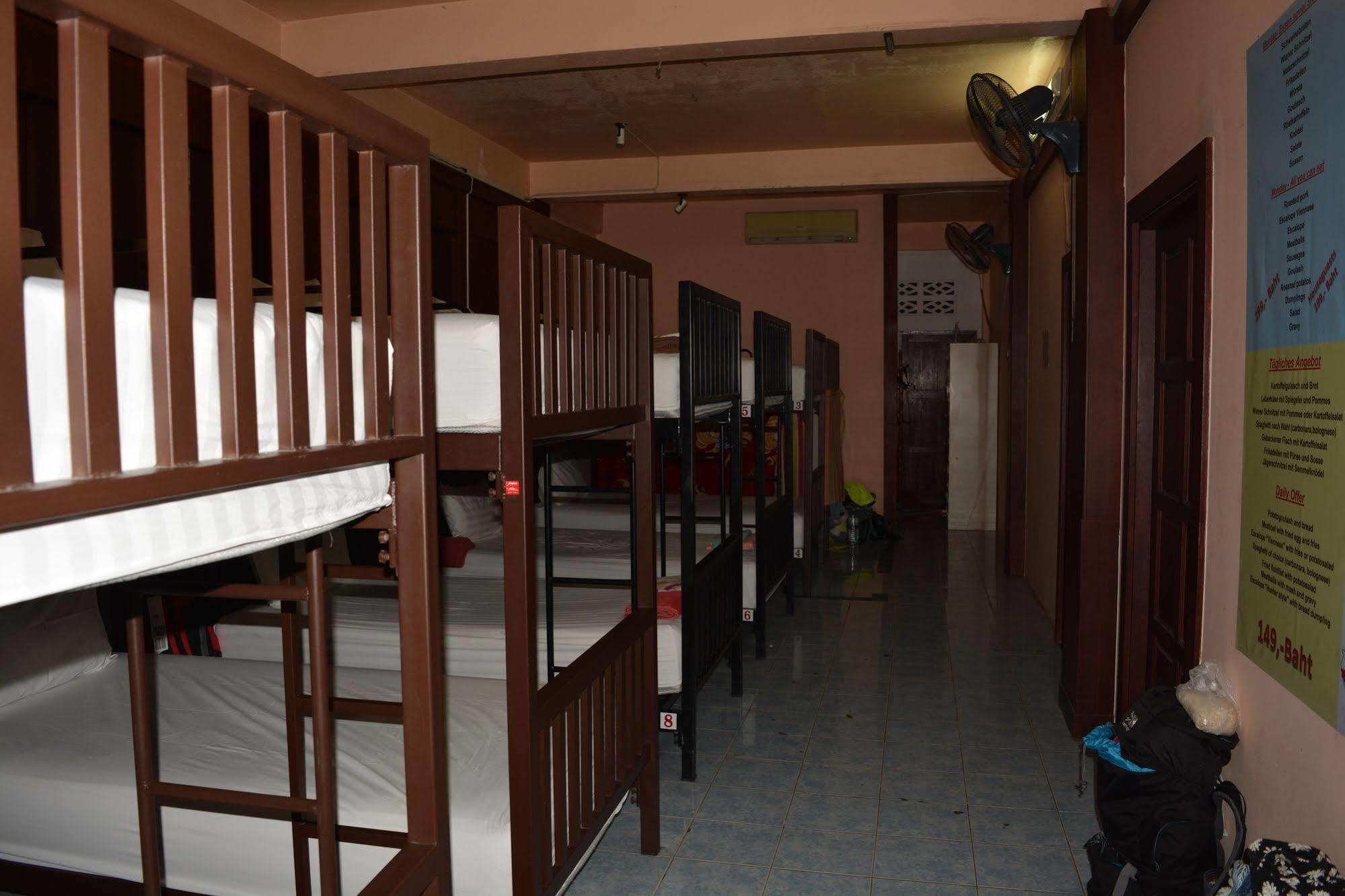 Little Austria Tams Guesthouse Chaweng  Bagian luar foto