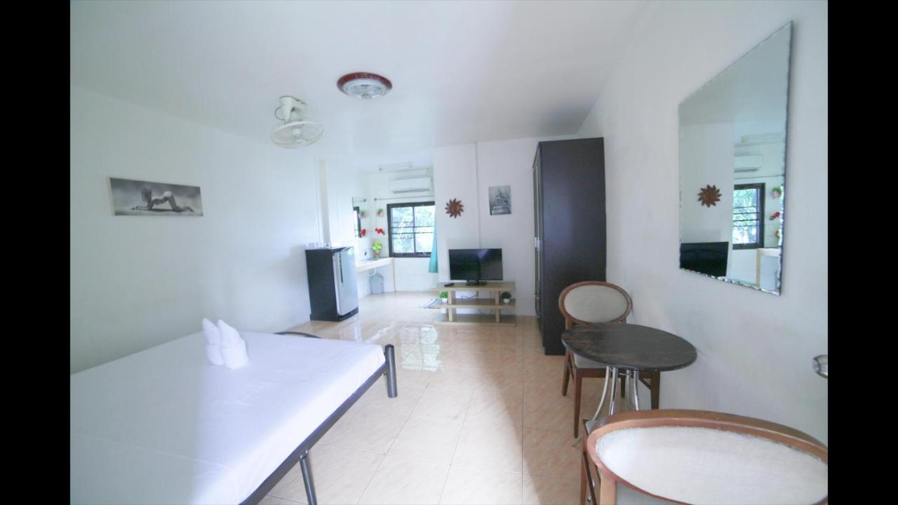 Little Austria Tams Guesthouse Chaweng  Bagian luar foto